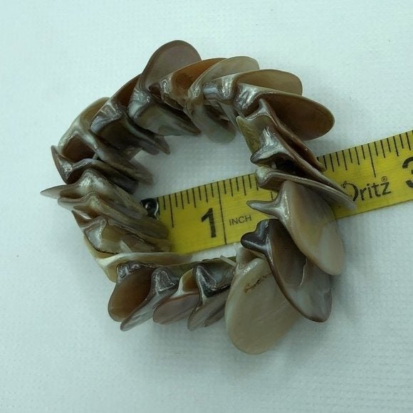 Mother of Pearl Round Abalone Stretch Bracelet - Picture 4 of 7